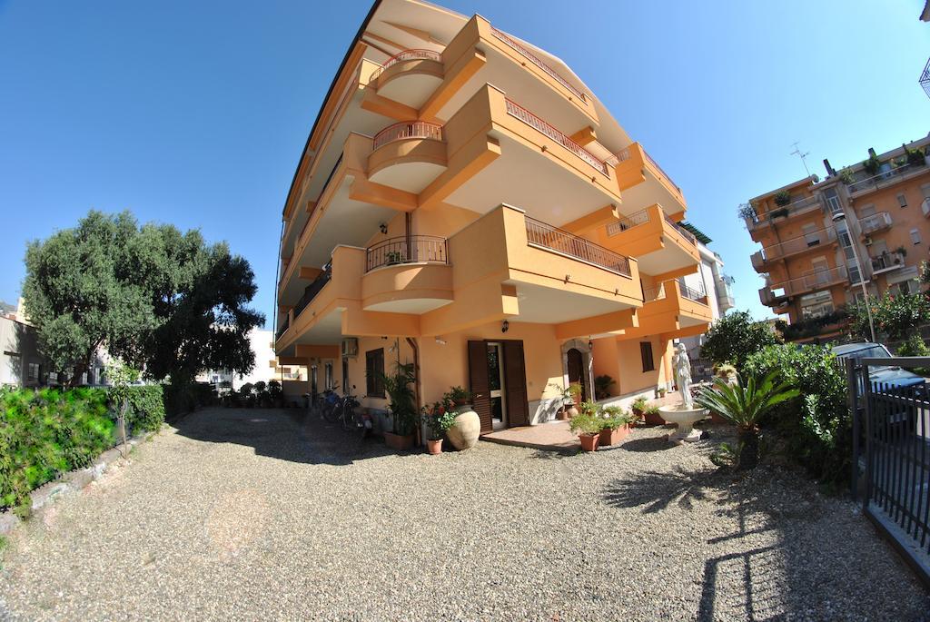 B&B Mareagro Santa Teresa Di Riva Oda fotoğraf
